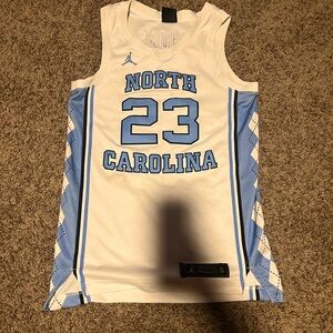 Micheal Jordan unc jersey